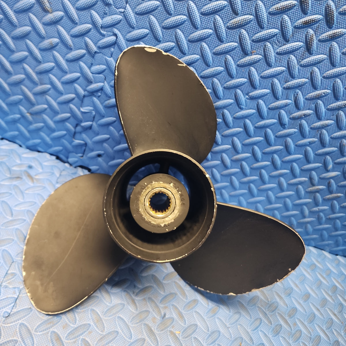 アブガルシアレボビーストロケットバリアルハンドルカスタム