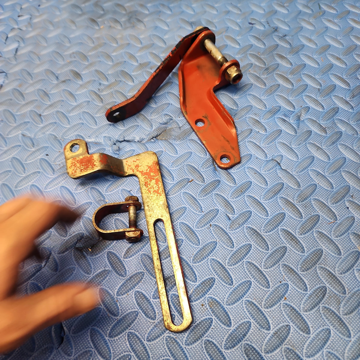 Volvo Penta AQ Series GM Engine V6 V8 Alternator Bracket Set