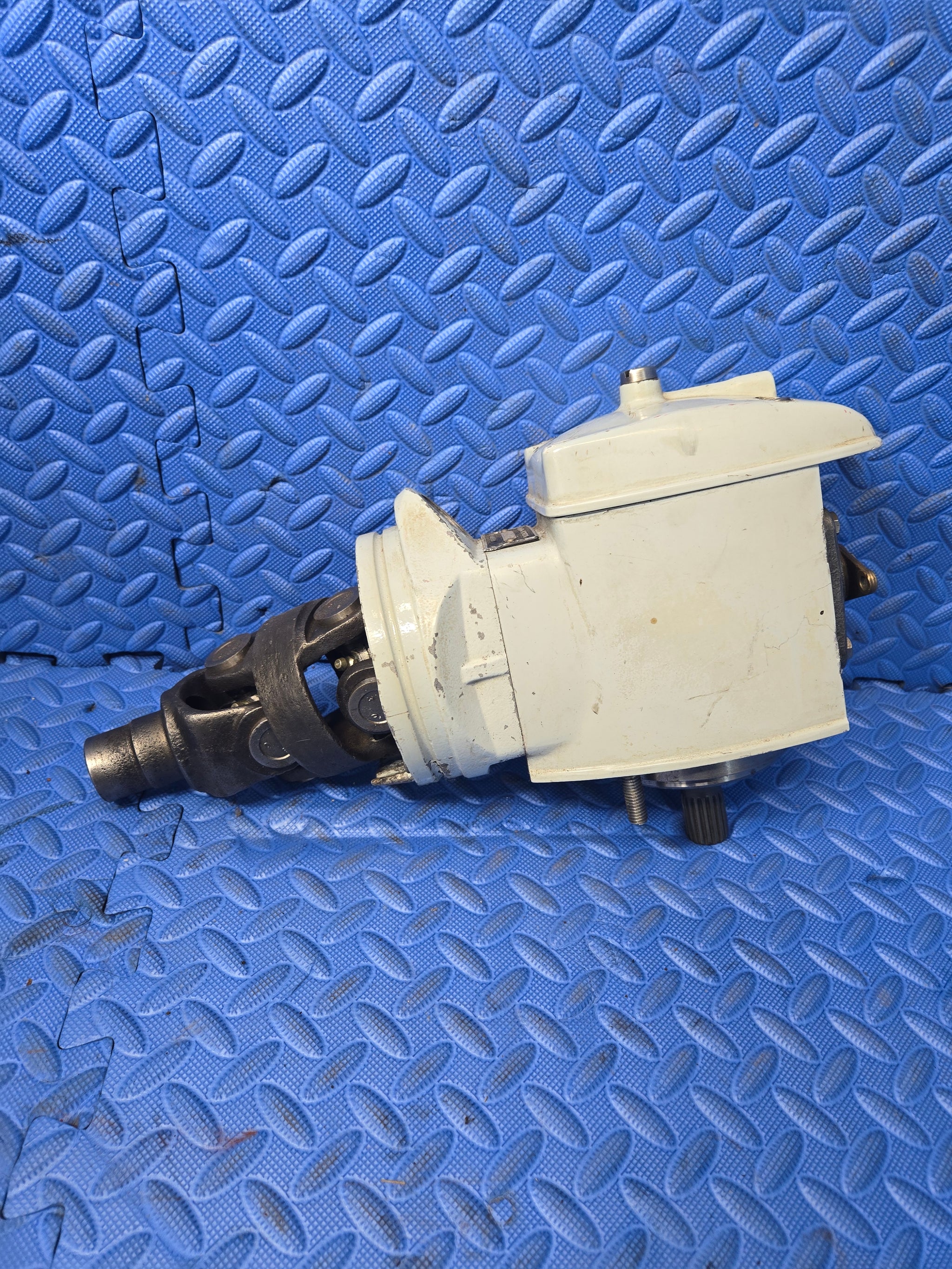 Volvo Penta 270 275 280 285 290 Upper Gear Unit 10 Spline Standard Bea –  VolvoPentaAndrew