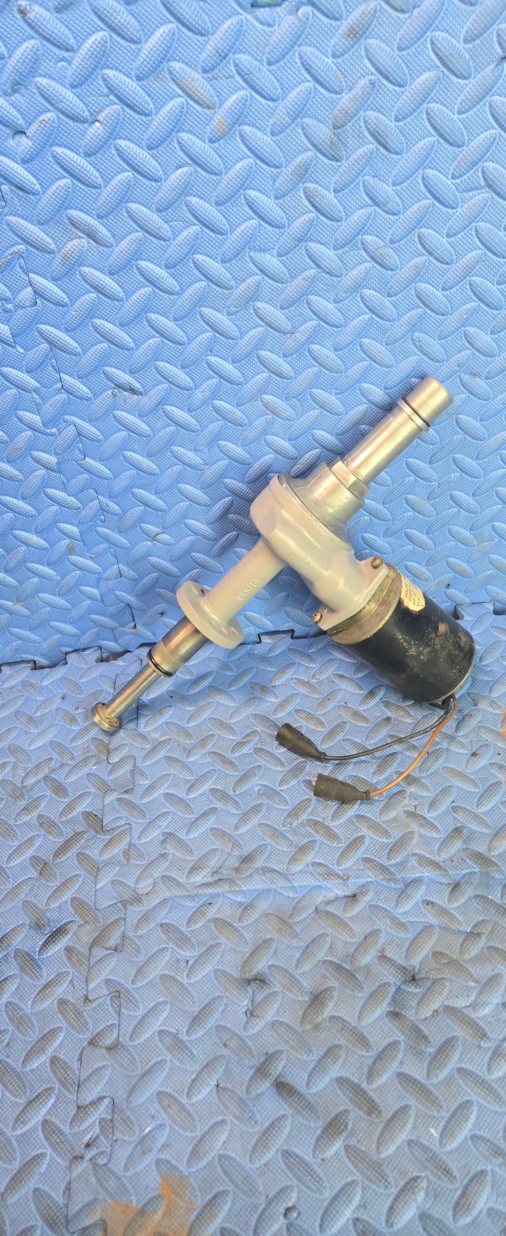 Volvo Penta AQ 270 275 280 285 Mechanical Trim Jack Lift Device