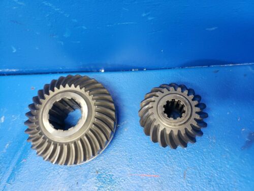 紺色の壺 Volvo Penta AQ 270 275 280 285 290 Lower Gear Unit 1.61 V8