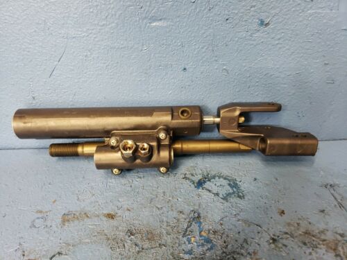 Volvo Penta SX DP-SM Hydraulic Power Steering Actuator Ram Volvo Penta SX DP-SM Hydraulic Power Steering Actuator Ram